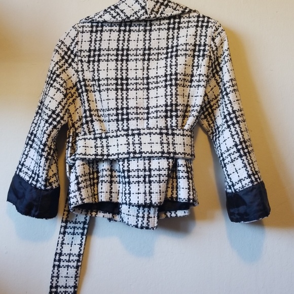 Blazer - Picture 4 of 5